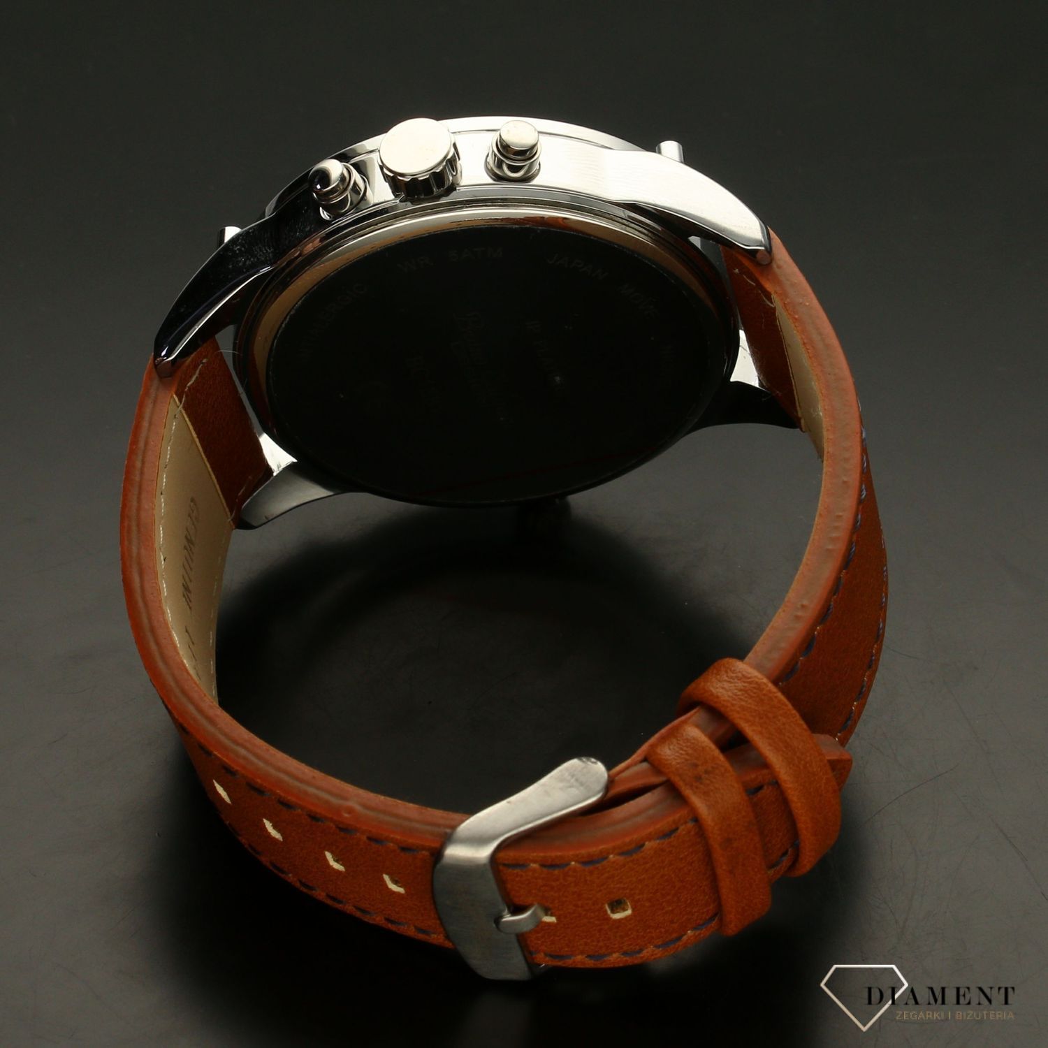 Zegarek męski BRUNO CALVANI na brązowym pasku BC1381 SILVER CZARNA TARCZA. Zegarek męski Bruno Calvani na brązowym pasku wyposażony jest w kwarcowy mechaii. Zegarek męski z dużą, wyraźną tar (4).jpg